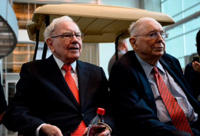 Buffett's Solo Act: Berkshire Hathaway's Unprecedented Meeting Sans Munger